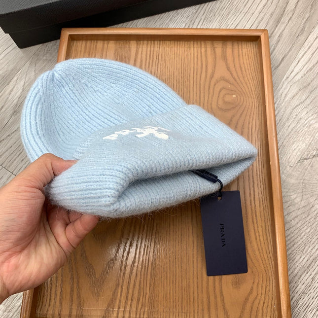 BEANIE HAT IN LIGHT BLUE WOOL 108744
