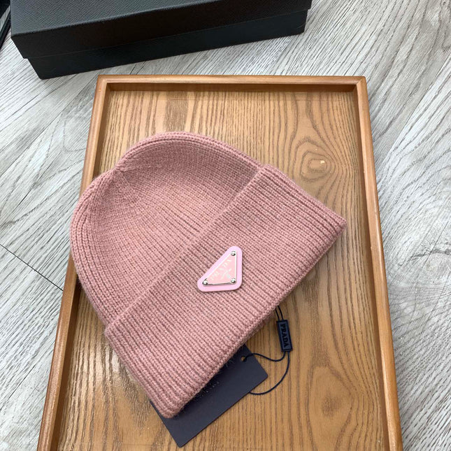 BEANIIE HAT IN CREPE PINK WOOL 335034