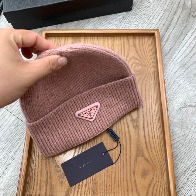 BEANIIE HAT IN CREPE PINK WOOL 335034