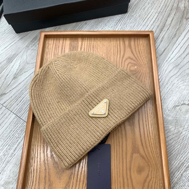 BEANIIE HAT IN CAMEL BROWN WOOL 335038