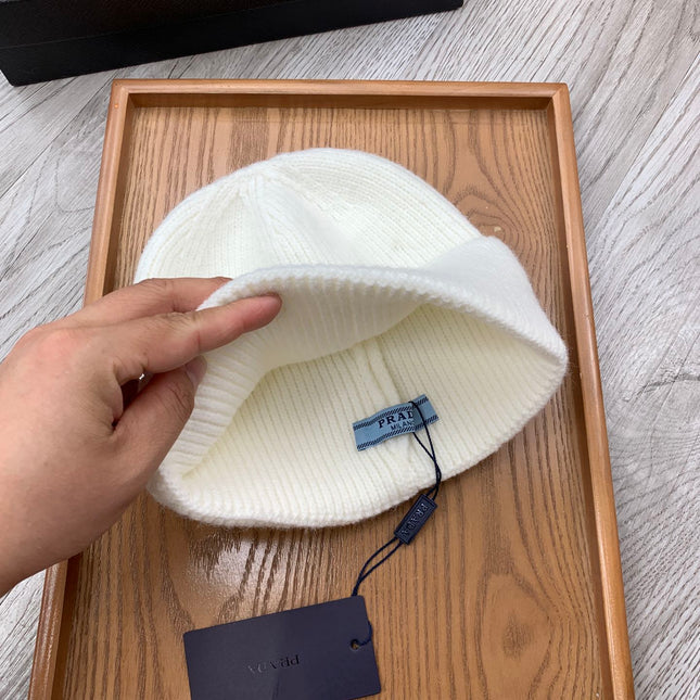 BEANIIE HAT IN WHITE WOOL 335040