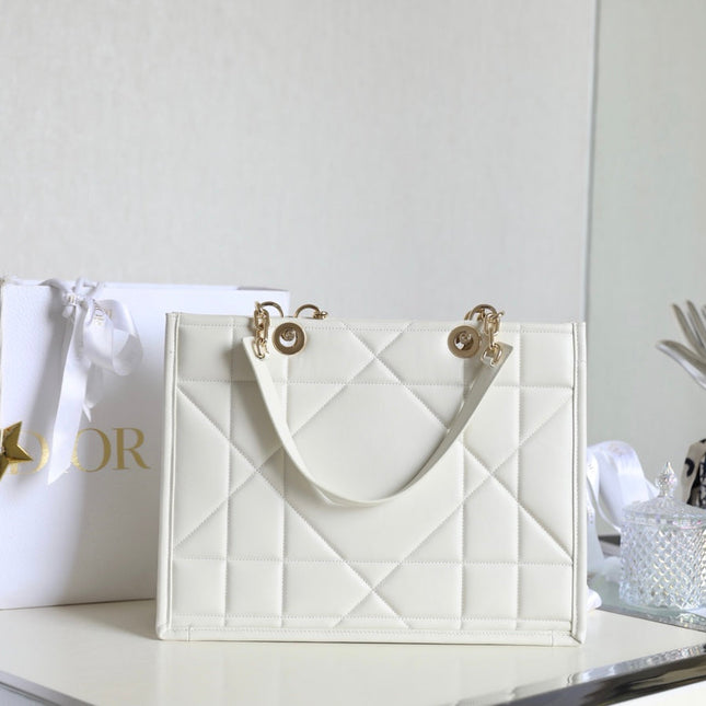 MEDIUM TOTE BOOK 26 BAG IN WHITE CALFSKIN