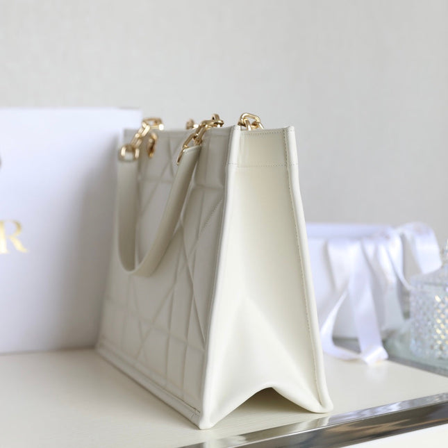 LARGE TOTE BOOK 36 BAG IN WHITE CALFSKIN
