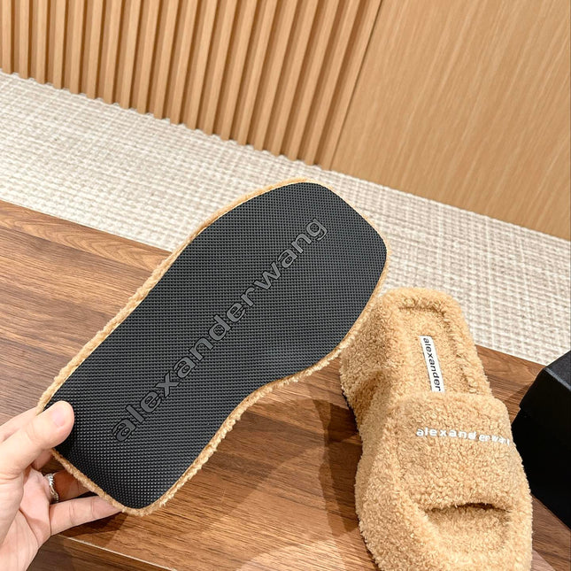 CHUNKY PLATFORM SIPPERS IN CAMEL BEIGE LAMBSWOOL