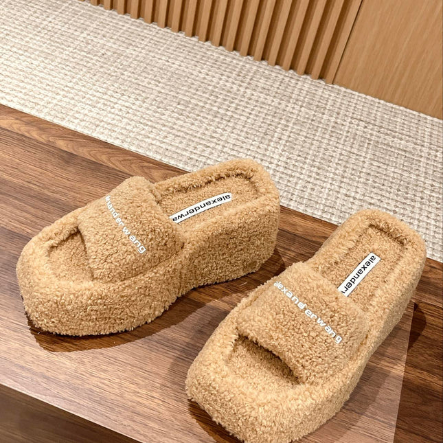 CHUNKY PLATFORM SIPPERS IN CAMEL BEIGE LAMBSWOOL