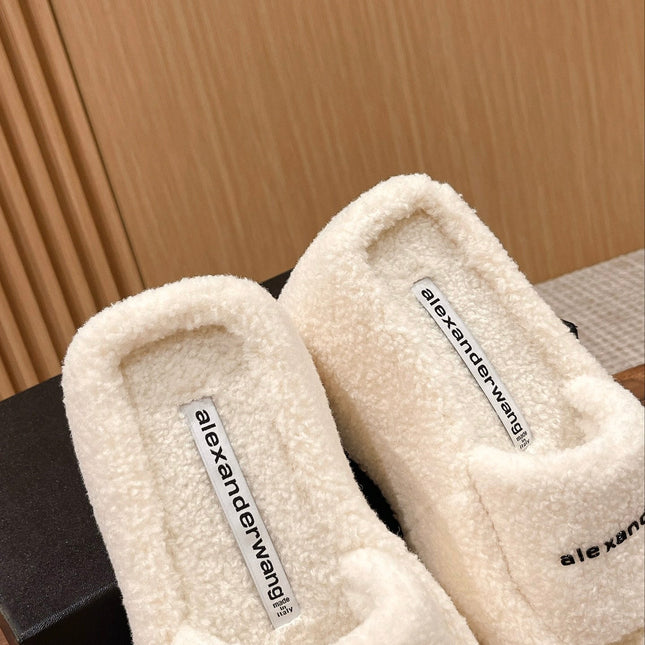 CHUNKY PLATFORM SIPPERS IN WHITE LAMBSWOOL