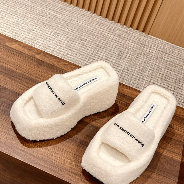 CHUNKY PLATFORM SIPPERS IN WHITE LAMBSWOOL