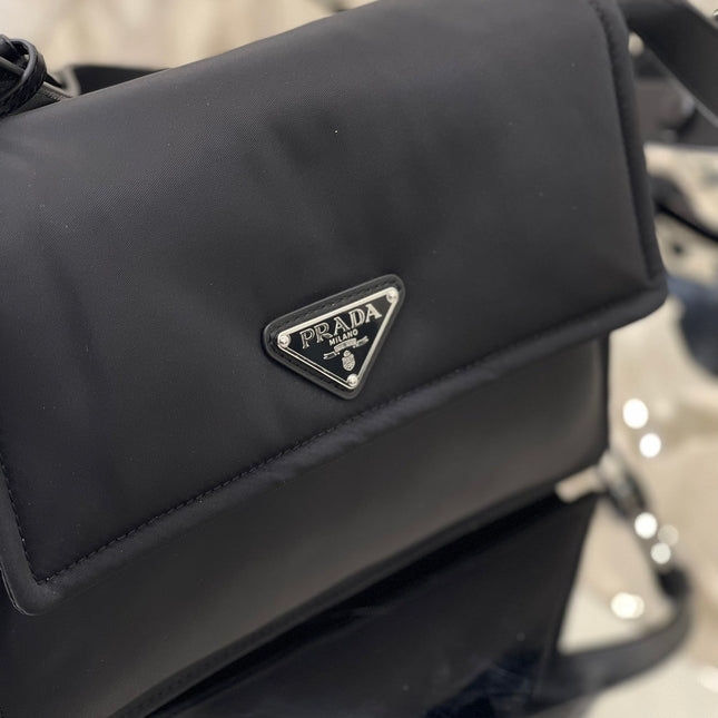 PRA CINI 23 MEDIUM BAG IN BLACK RE-NYLON WITH STRAP