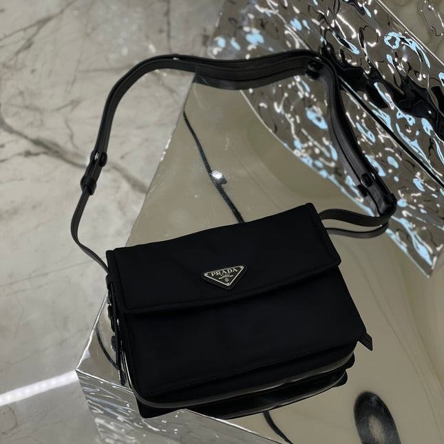 PRA CINI 23 MEDIUM BAG IN BLACK RE-NYLON WITH STRAP