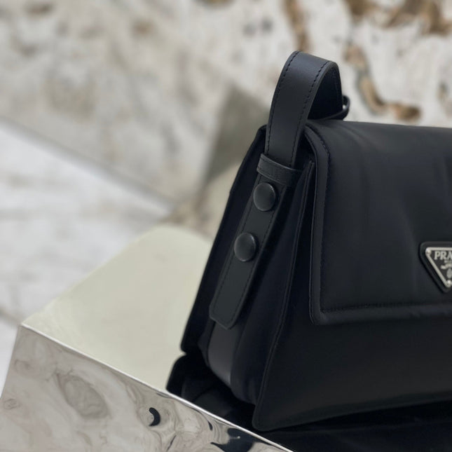 PRA CINI 23 MEDIUM BAG IN BLACK RE-NYLON WITH STRAP