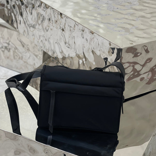 PRA CINI 23 MEDIUM BAG IN BLACK RE-NYLON WITH STRAP