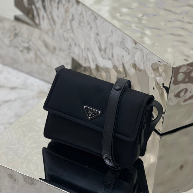 PRA CINI 23 MEDIUM BAG IN BLACK RE-NYLON WITH STRAP