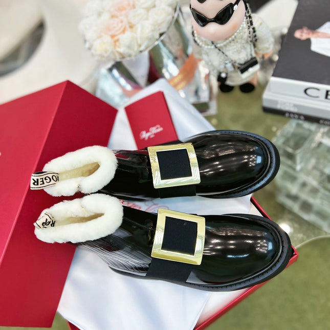 VIV' RANGERS CHELSEA BOOTIES IN PATENT BLACK CALFSKIN FLEECE LINING GOLD BUCKLE