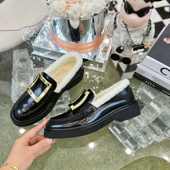 VIV' RANGERS LOAFERS IN BLACK PATENT CALFSKIN FLEECE LINING GOLD BUCKLE