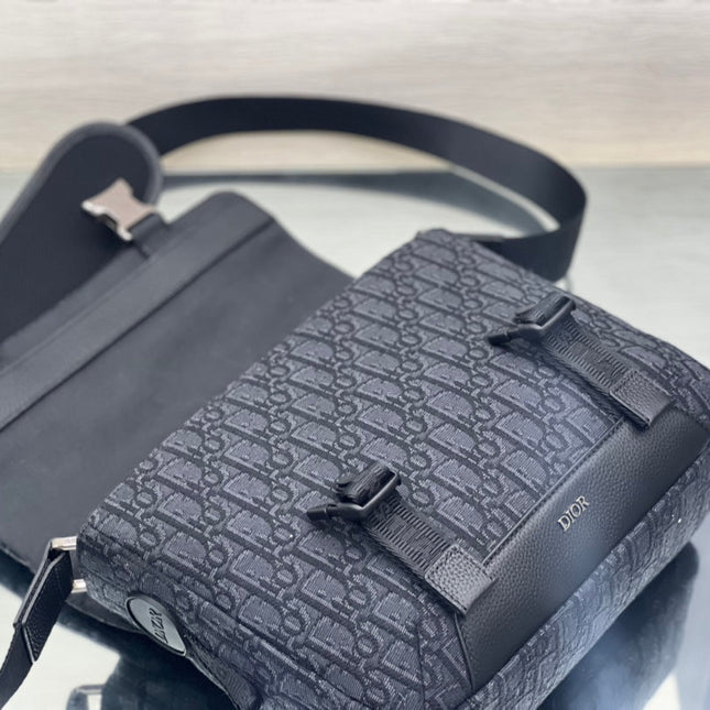 MEDIUM 31 BAG WITH STRAP IN BLACK OBLIQUE JACQUARD AND CALFSKIN
