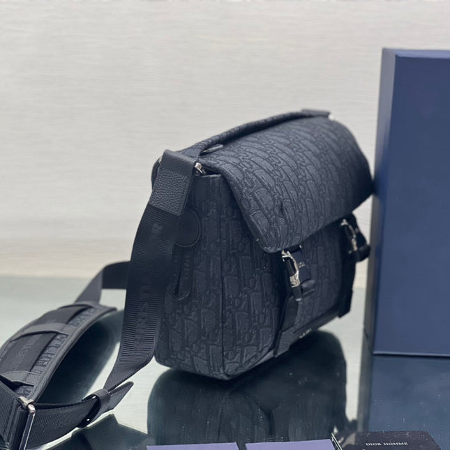 MEDIUM 31 BAG WITH STRAP IN BLACK OBLIQUE JACQUARD AND CALFSKIN