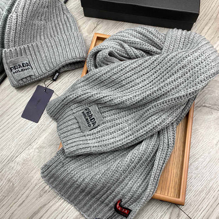 SET SCARF AND HAT IN PALE GRAY WOOL AND RABBIT FUR 388992