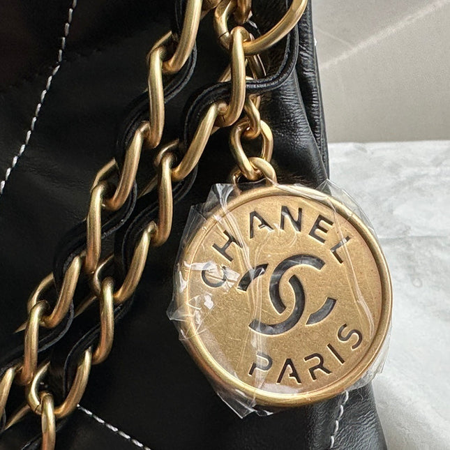 CC MEDIUM 37 HANDBAG IN BLACK SHINY CALFSKIN GOLD HARDWARE