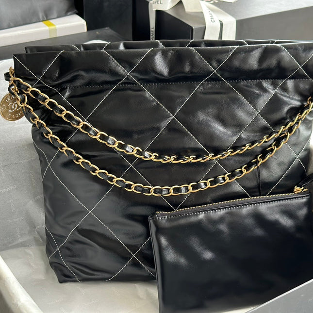 CC MEDIUM 37 HANDBAG IN BLACK SHINY CALFSKIN GOLD HARDWARE
