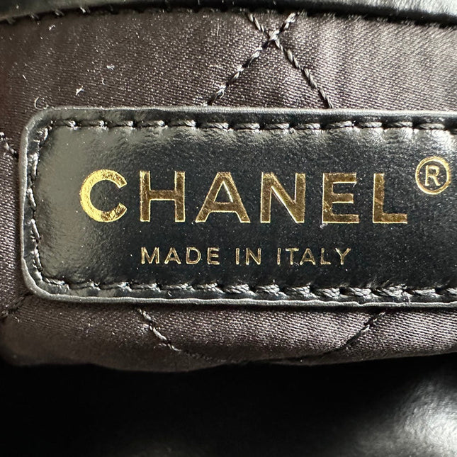 CC MEDIUM 37 HANDBAG IN BLACK SHINY CALFSKIN GOLD HARDWARE