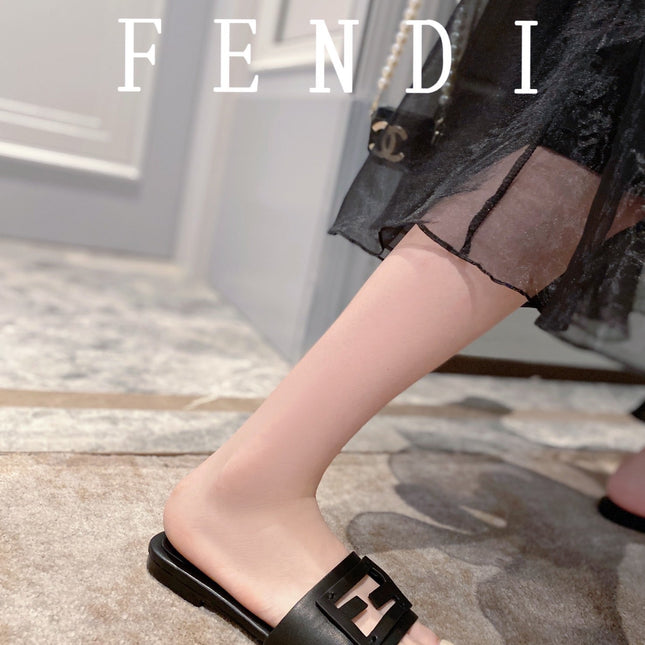 FENDI BAGUETTE SLIDES IN BLACK LAMBSKIN