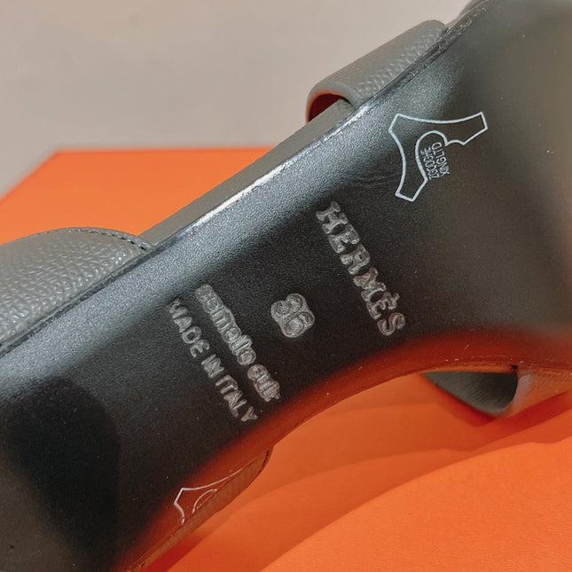 HOLY 75 SANDAL IN DARK GRAY GRAINED CALFSKIN