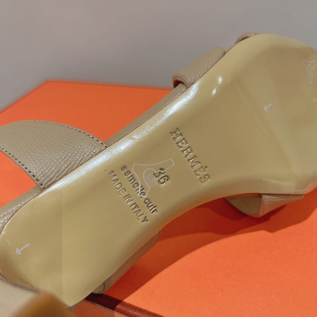 HOLY 75 SANDAL IN BISQUE BEIGE GRAINED CALFSKIN