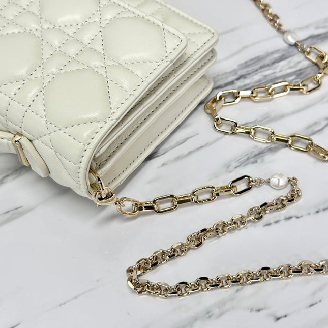 LADY 21 CHAIN BAG IN WHITE LAMBSKIN