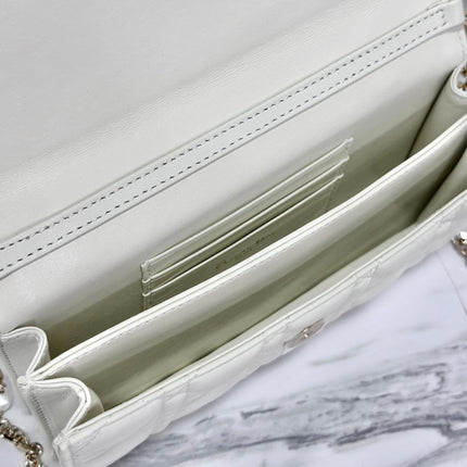 LADY 21 CHAIN BAG IN WHITE LAMBSKIN