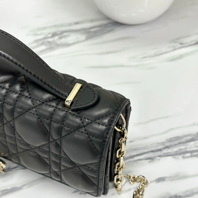 LADY CHAIN BAG 21 IN BLACK LAMBSKIN