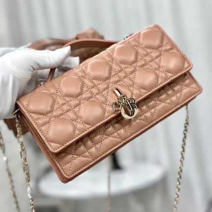 LADY CHAIN BAG 21 IN ALMOND BEIGE LAMBSKIN