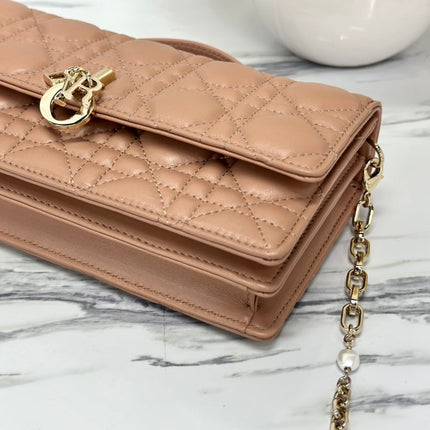 LADY CHAIN BAG 21 IN ALMOND BEIGE LAMBSKIN