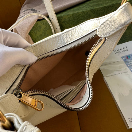 SHOULDER BAG 25 IN WHITE LAMBSKIN GOLD HARDWARE