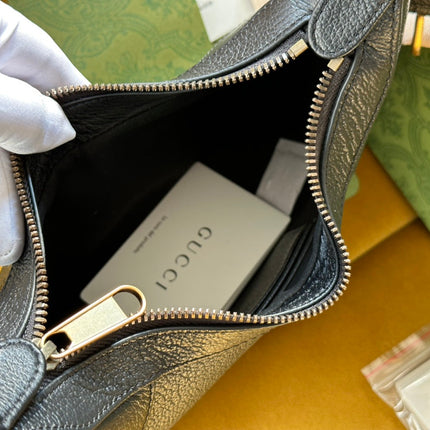 SHOULDER BAG 25 IN BLACK LAMBSKIN GOLD HARDWARE