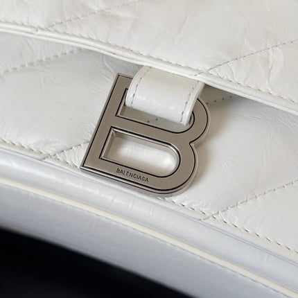 CRUSH CHAINED BAG 32 IN WHITE QUILTED CRUSHED CALFSKIN SILVER HARDWARE