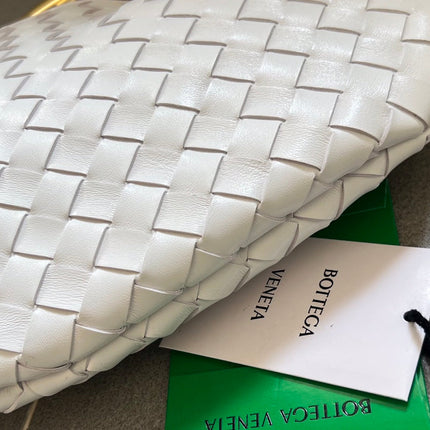 SARDINE 33 WITH CHAIN IN WHITE LAMBSKIN