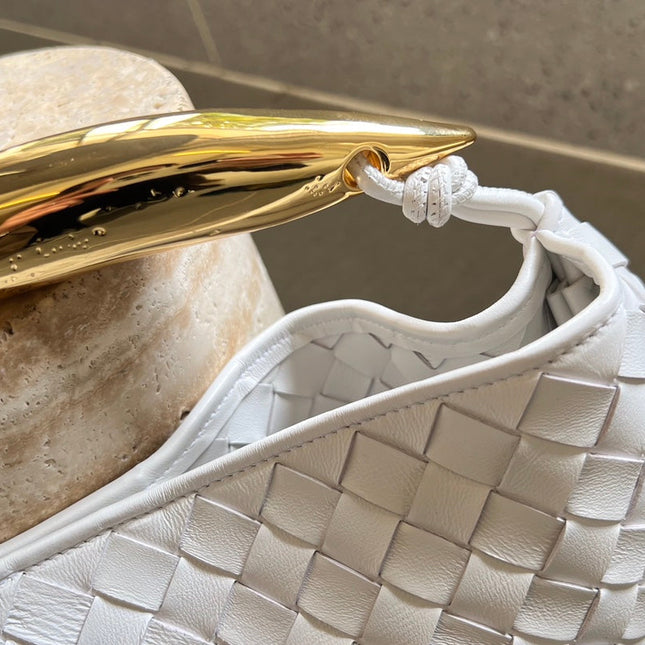SARDINE 33 WITH CHAIN IN WHITE LAMBSKIN