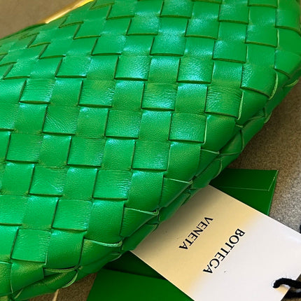 SARDINE 33 WITH CHAIN IN SHAMROCK GREEN LAMBSKIN