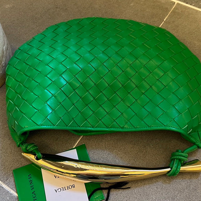 SARDINE 33 WITH CHAIN IN SHAMROCK GREEN LAMBSKIN