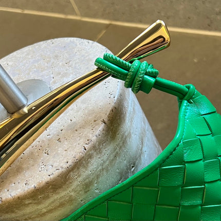 SARDINE 33 WITH CHAIN IN SHAMROCK GREEN LAMBSKIN