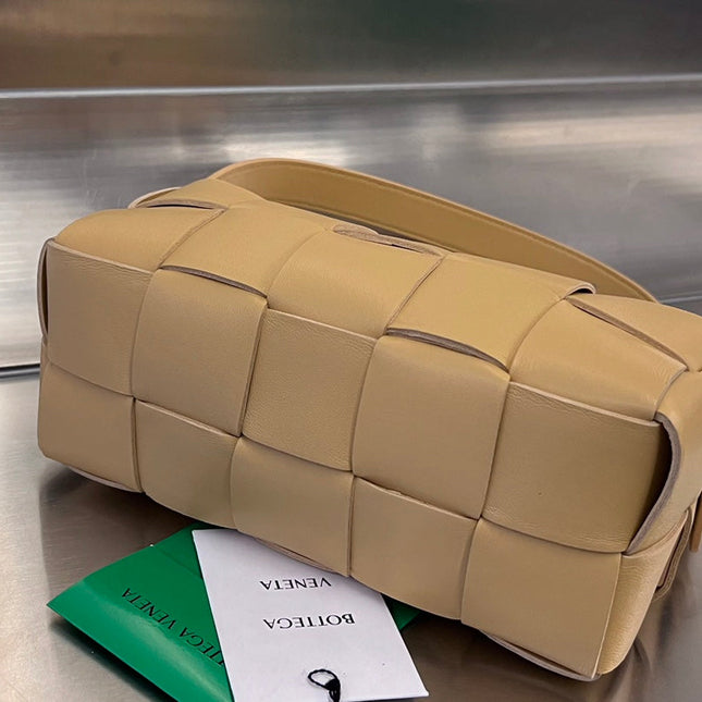 BRICK CASSETTE 28 IN HARVEST GOLD CALFSKIN
