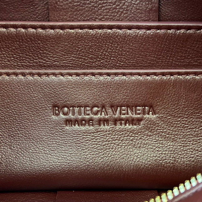 BRICK CASSETTE 28 IN WINE RED CALFSKIN