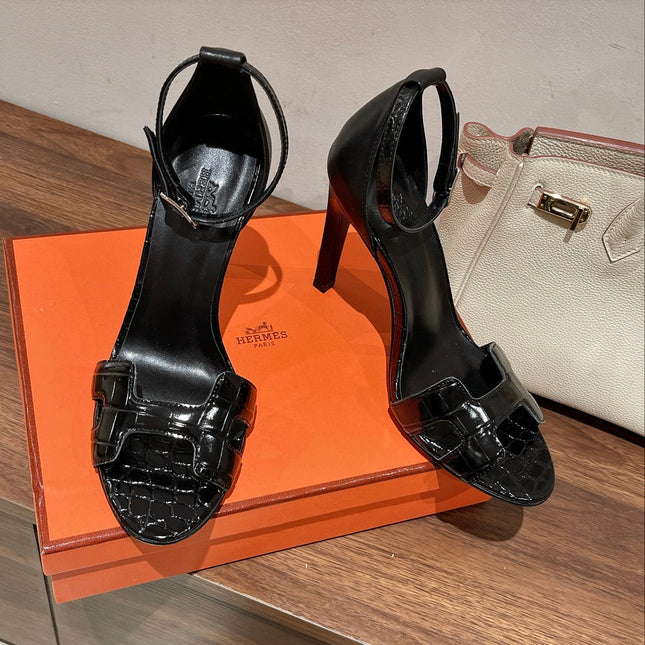 PREMIERE 115 SANDAL IN BLACK PATENT CALFSKIN