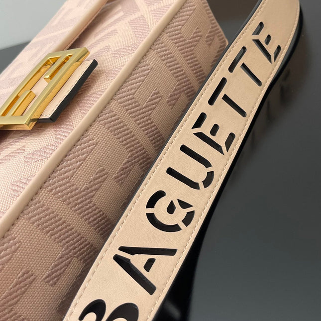 FENDI 26 BAGUETTE LIGHT PINK NAPPA LEATHER BAG WITH GOLD HARDWARE