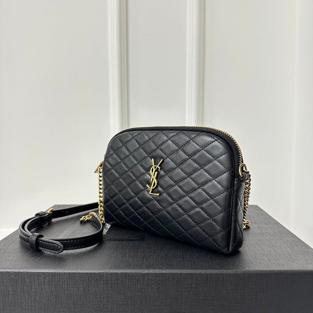 GABY 19 ZIPPED POUCH IN QUILTED BLACK LAMBSKIN