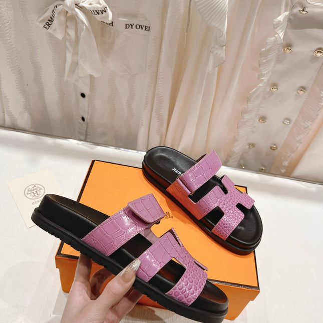 CHYPRE SANDAL BLACK AND LAVENDER LAMBSKIN