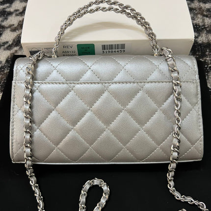 CC KELLY 18 BAG IN SILVER CALFSKIN WITH STRAP
