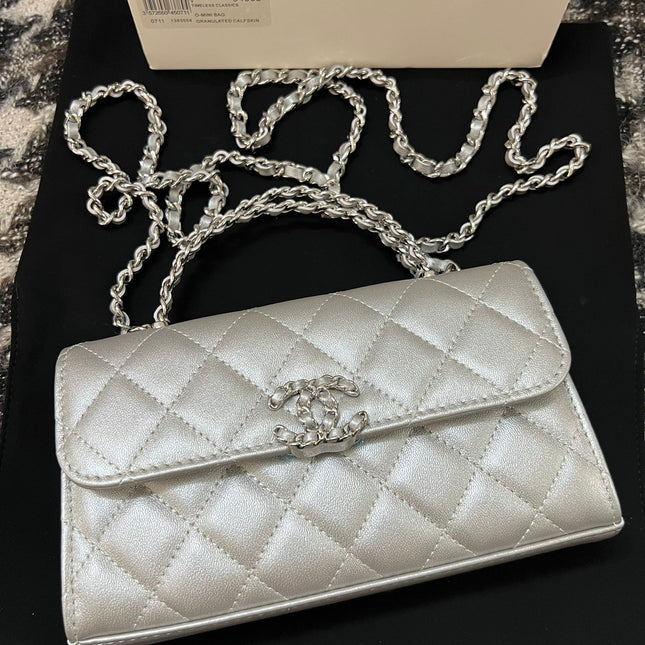 CC KELLY 18 BAG IN SILVER CALFSKIN WITH STRAP