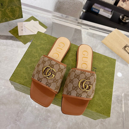 GG EXCLUSIVE SLIDE SANDAL CARAMEL AND BROWN FABRIC