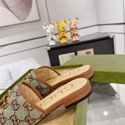 GG EXCLUSIVE SLIDE SANDAL CARAMEL AND GRAY FABRIC